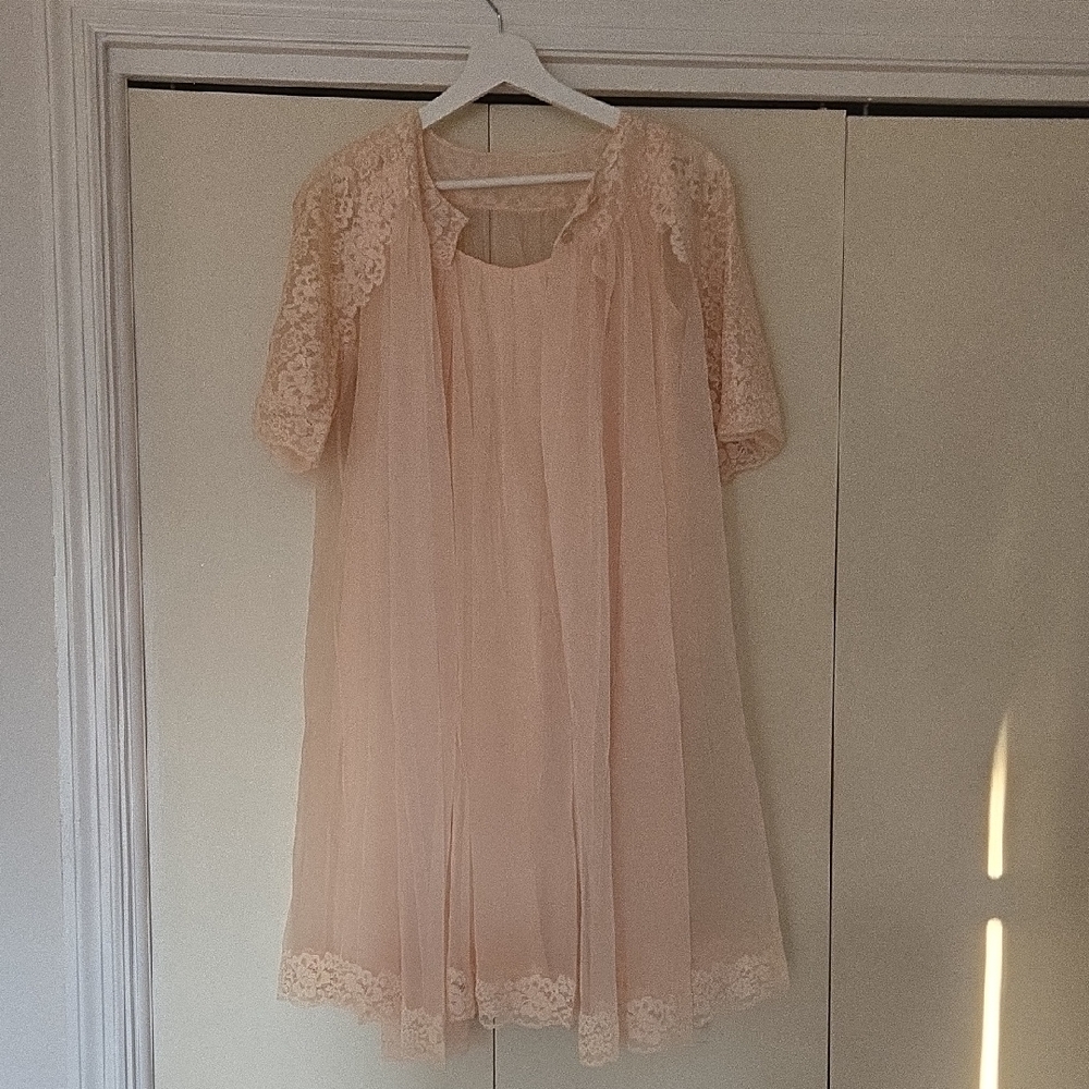 Vtg  Sleepwear Set in Soft Pink